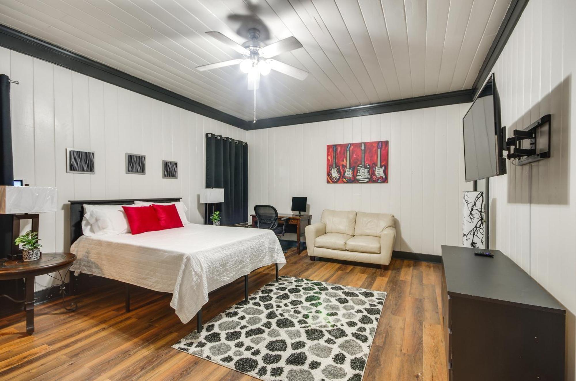Modern Greenwood Studio Less Than 1 Mi To Downtown! Exteriér fotografie