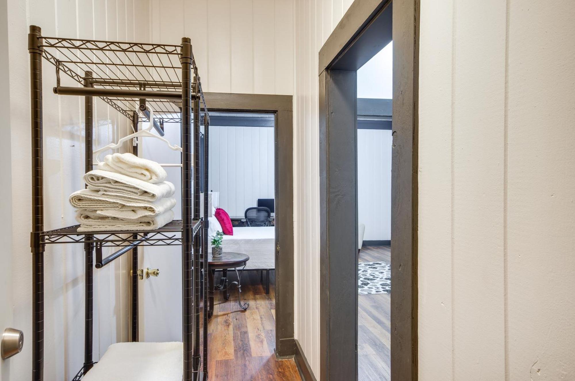 Modern Greenwood Studio Less Than 1 Mi To Downtown! Exteriér fotografie